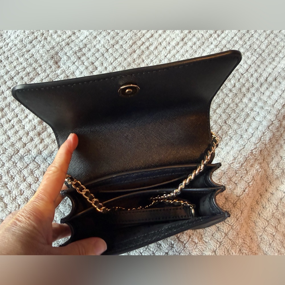 Tory Burch Black Saffiano Leather Shoulder or crossbody bag in black w/Gold Logo - Picture 10 of 16